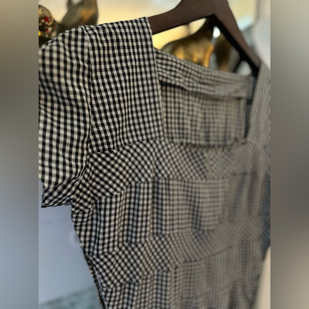 Vintage fitted black and white checked dress. - Picture 2 of 5